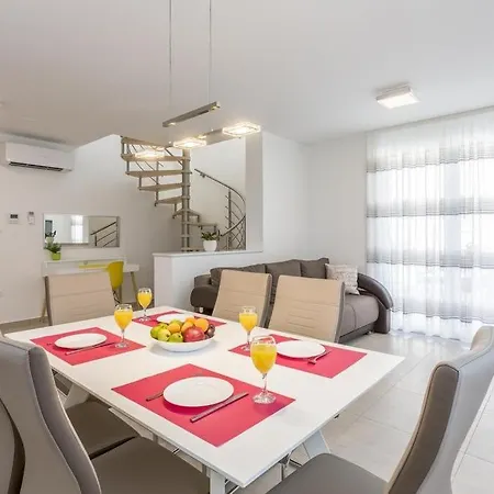 In Podstrana-sv Martin With Sea View, Terrace, Air Conditioning, Wifi 4777-1 *
