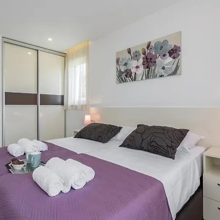 In Podstrana-sv Martin With Sea View, Terrace, Air Conditioning, Wifi 4777-1 Daire